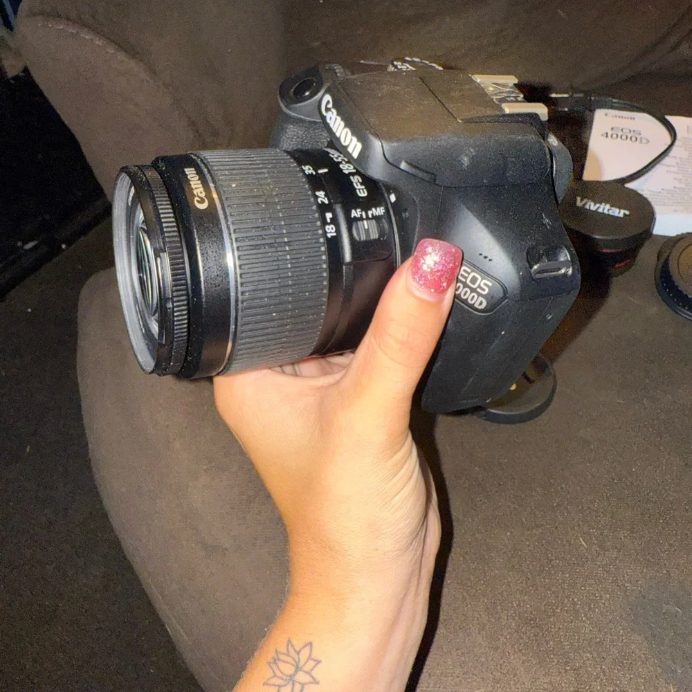 Canon Black Digital Camera with Zoom Lens